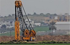Work on Israel’s anti-tunnel barrier on the Gaza border