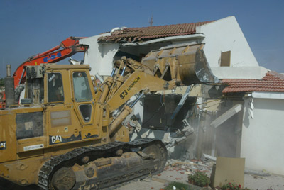 2005 Disengegement: Israel demolishing Israeli homes